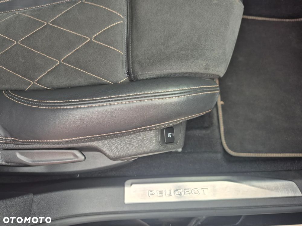 Peugeot 5008 BlueHDi 180 EAT8 GT - 26