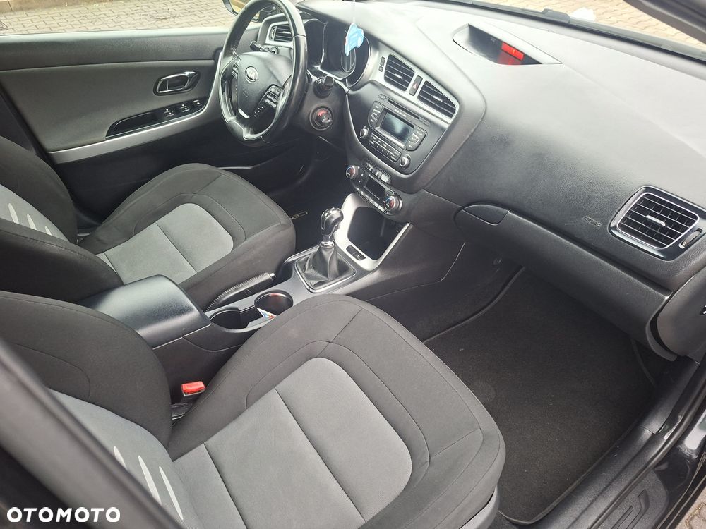 Kia Ceed - 4