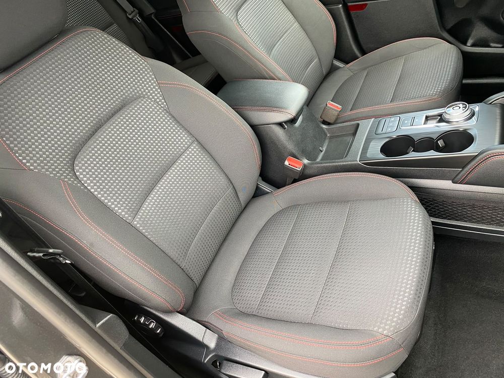 Ford Kuga - 33