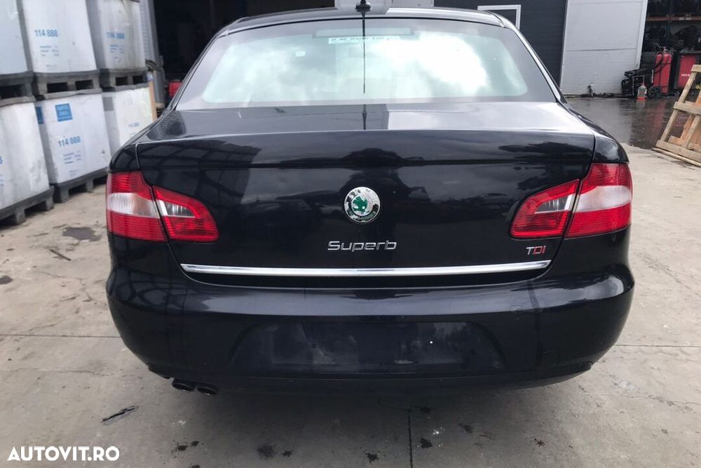 CAPOTA DE PORTBAGAJ SKODA SUPERB 2009-2013 - 1