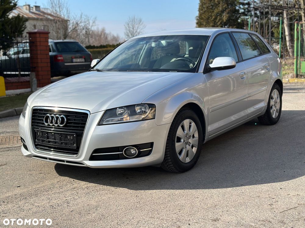 Audi A3 Sportback 1.6 TDI Ambiente - 2