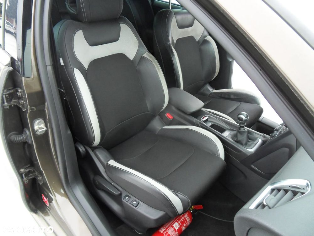 Citroën DS4 e-HDi 110 SoChic - 16