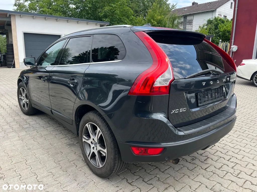 Volvo XC 60 D4 Geartronic Momentum - 3
