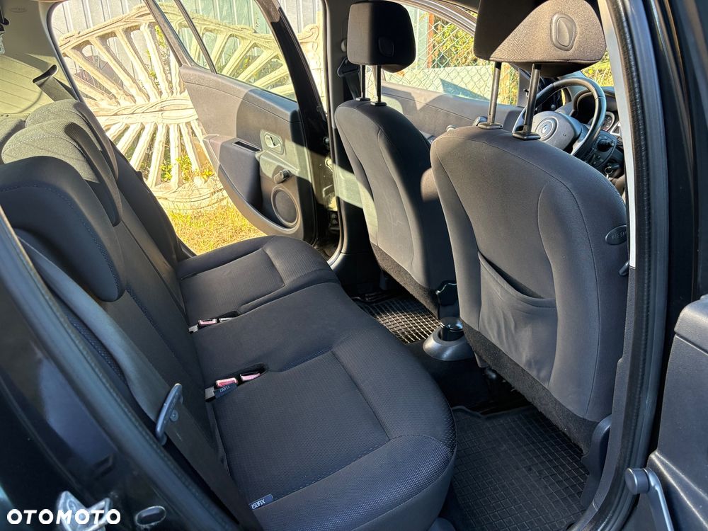 Renault Clio - 16