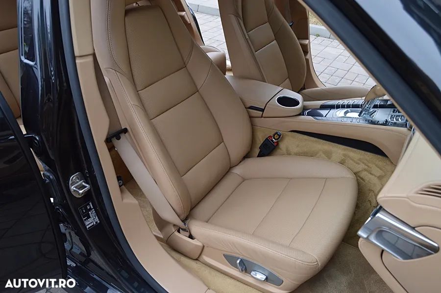 Porsche Panamera 3.0 Tiptronic S - 28