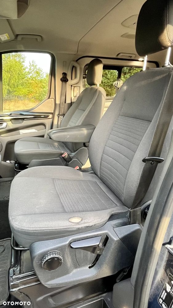 Ford Tourneo Custom - 21