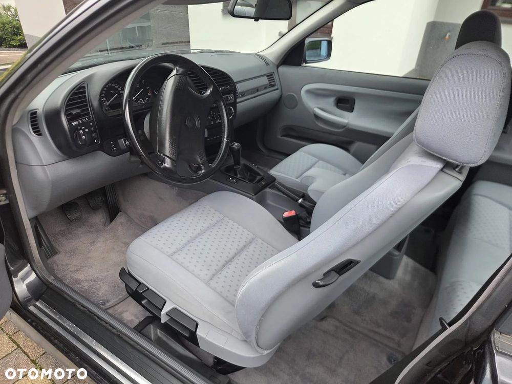 BMW Seria 3 320i - 2