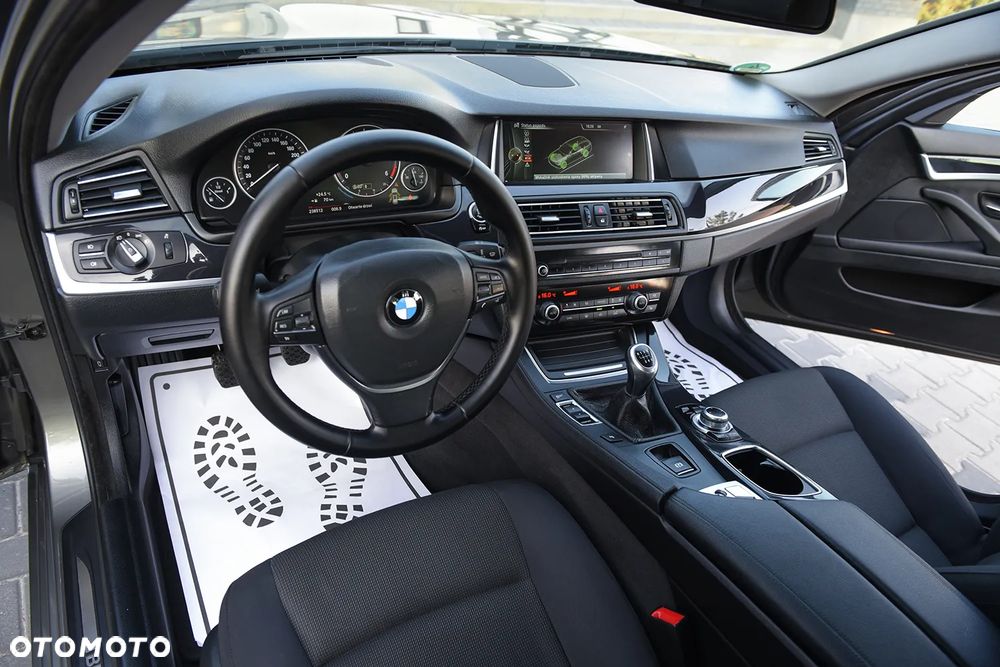 BMW Seria 5 518d Luxury Line - 25