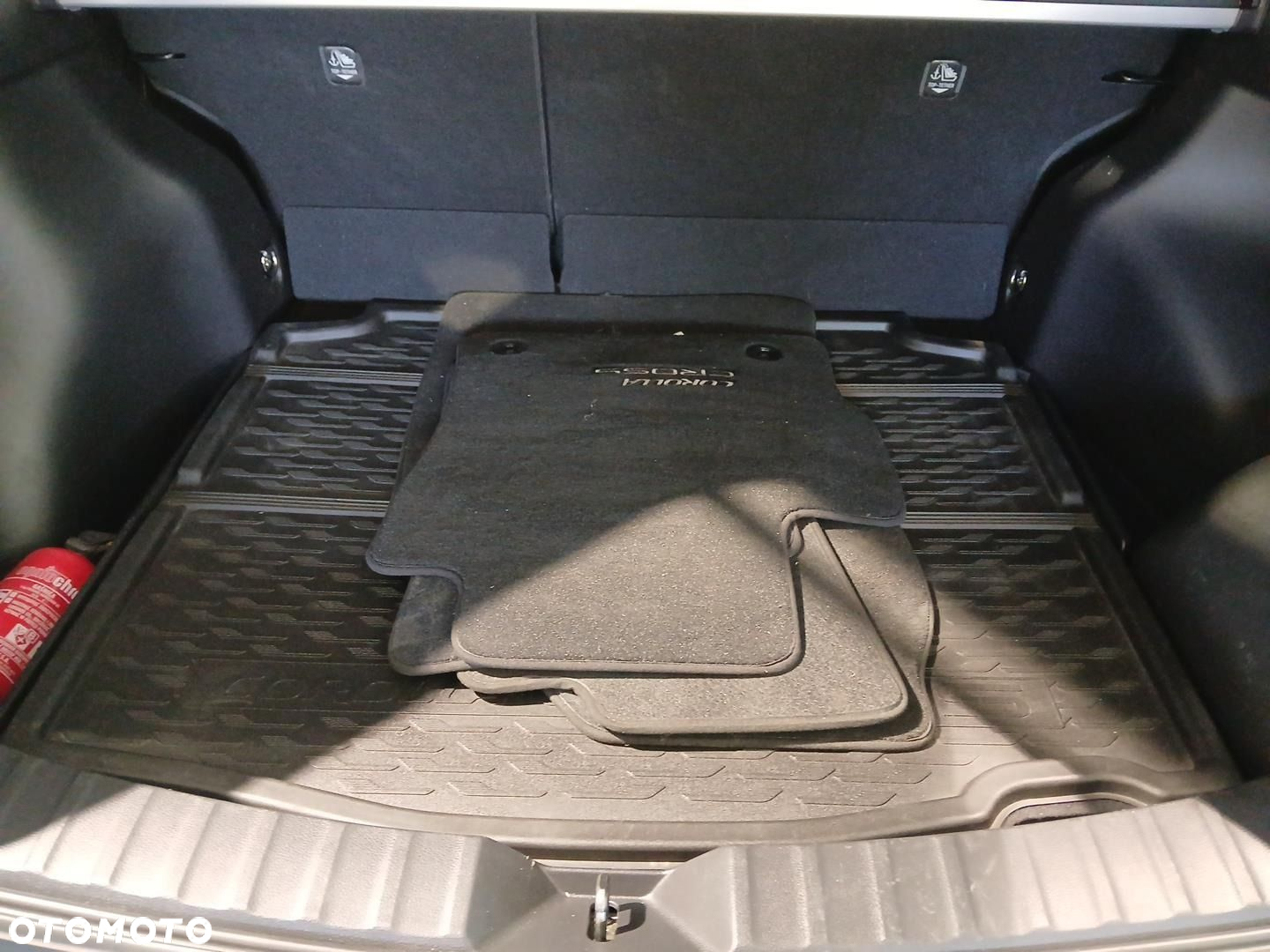 Toyota Corolla Cross 2.0 Hybrid Style AWD - 11