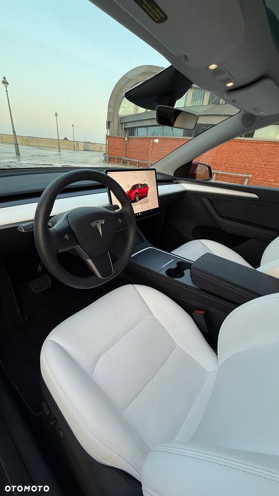 Tesla Y Model Long Range Dual Motor AWD - 6