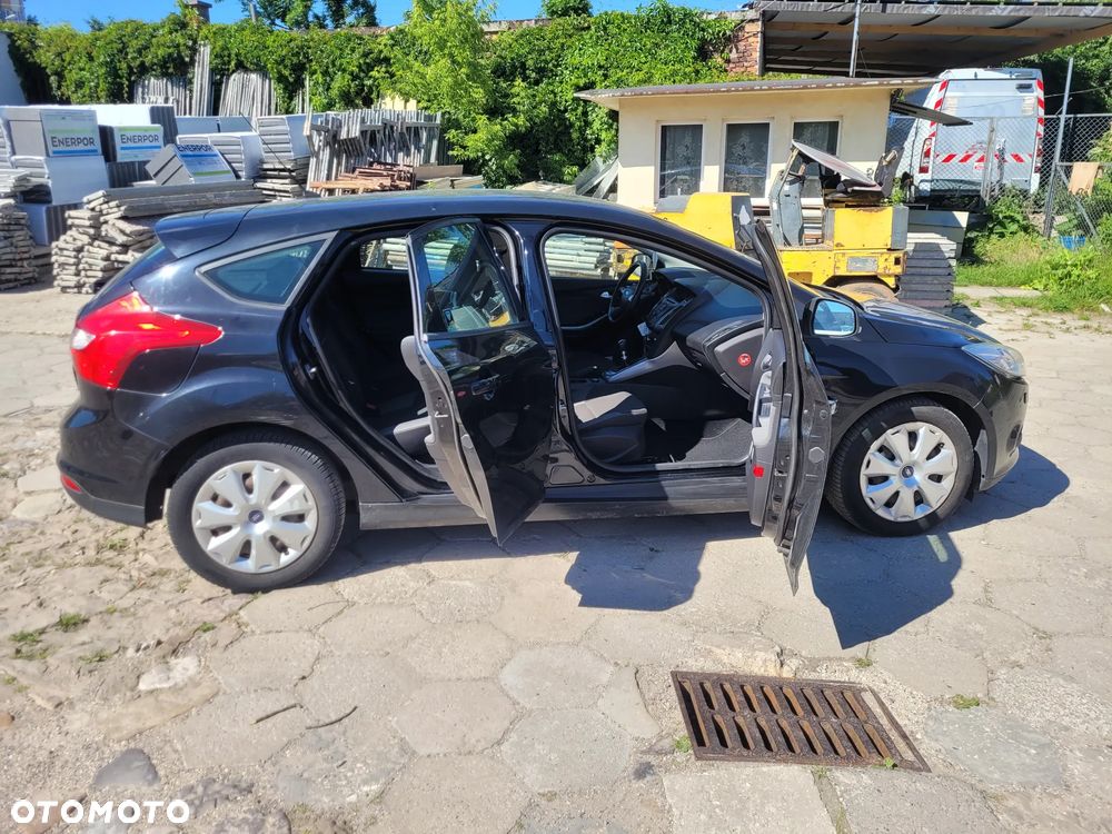 Ford Focus 1.6 TDCi DPF SYNC Edition - 13