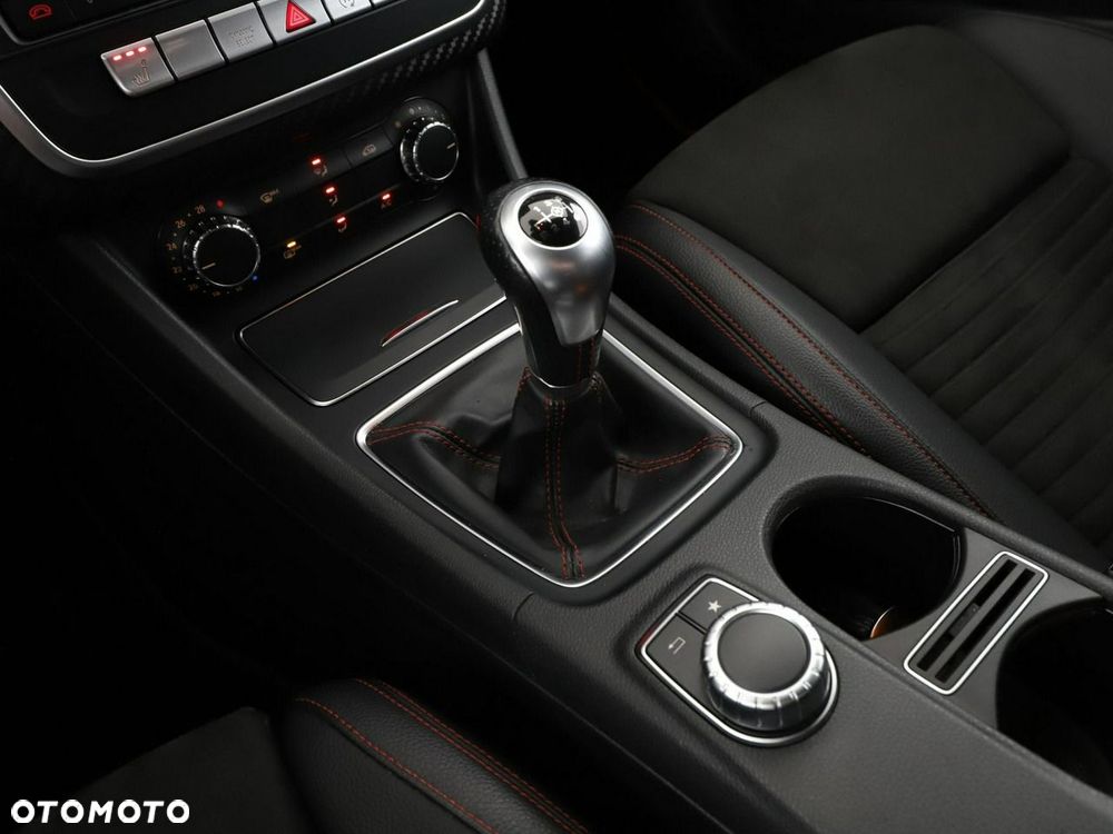 Mercedes-Benz Klasa A 180 (BlueEFFICIENCY) AMG Sport - 28