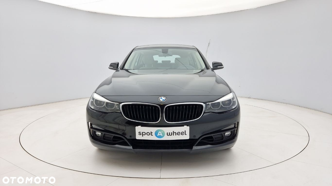 BMW 3GT 320i - 13