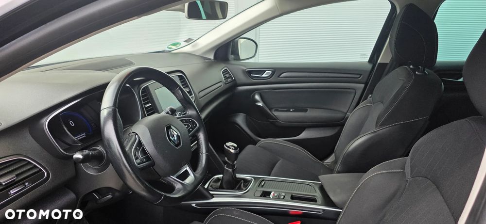 Renault Megane TCe 140 GPF LIMITED - 12