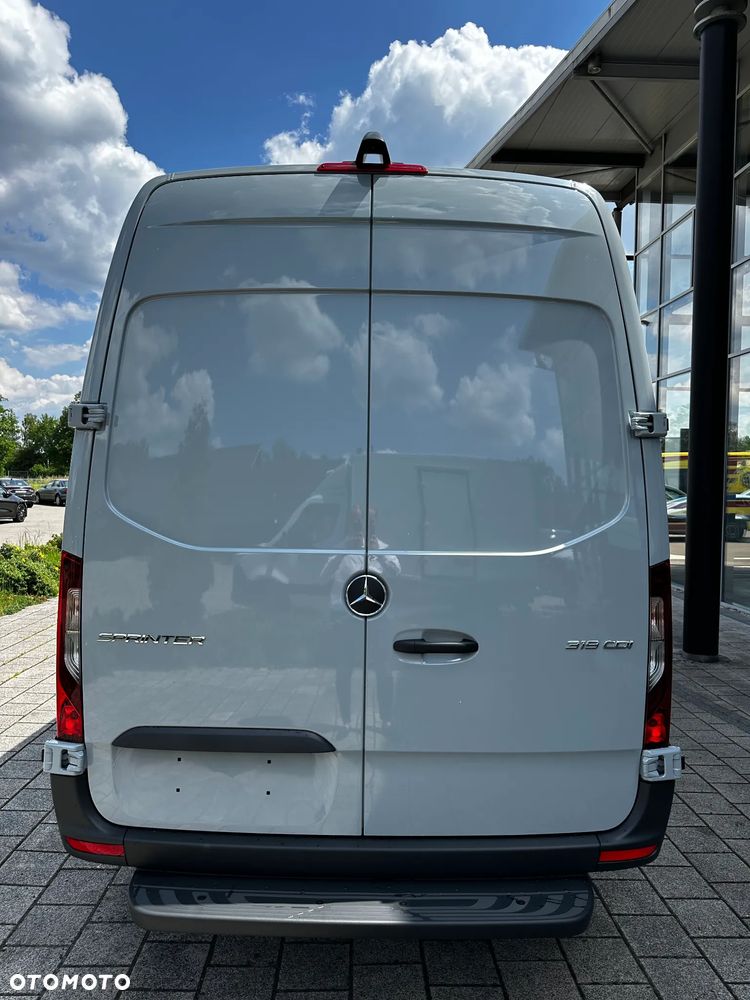 Mercedes-Benz Sprinter - 8