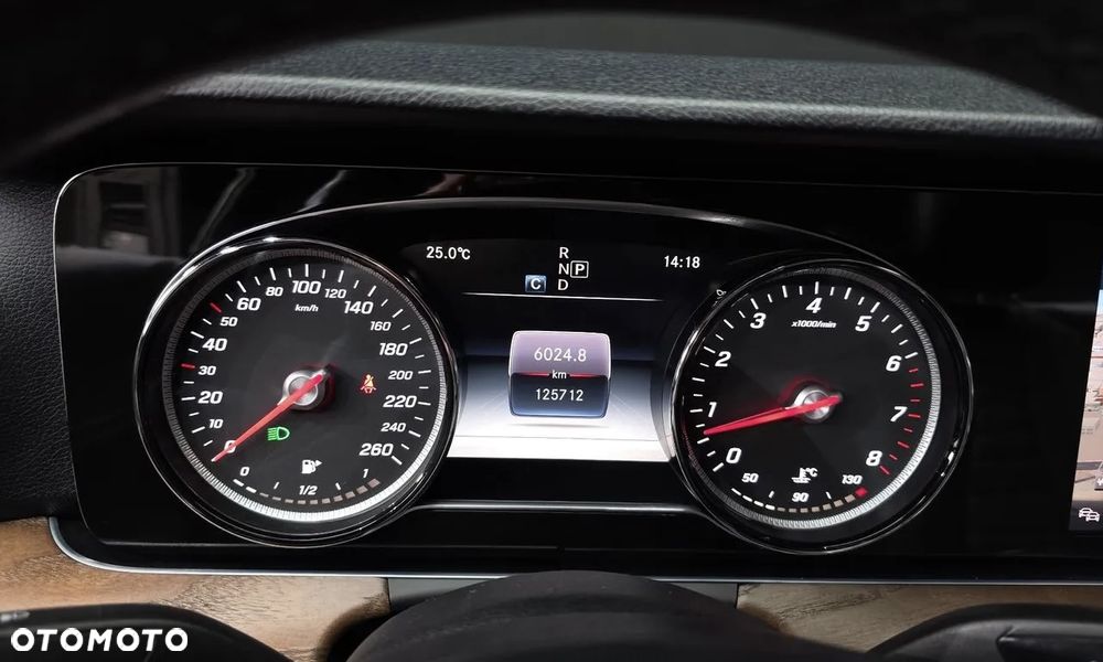 Mercedes-Benz Klasa E 300 9G-TRONIC Exclusive - 8