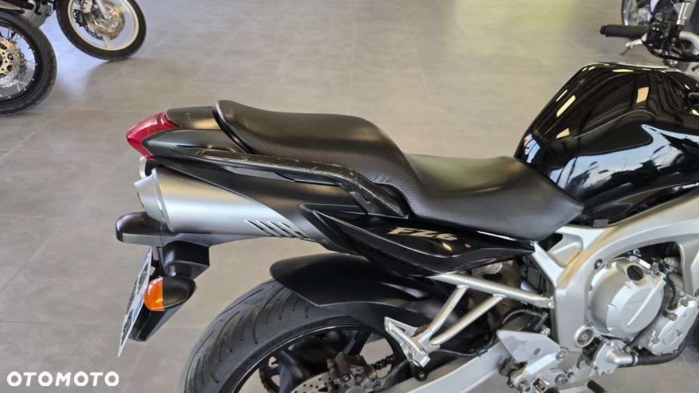 Yamaha FZ6 - 22
