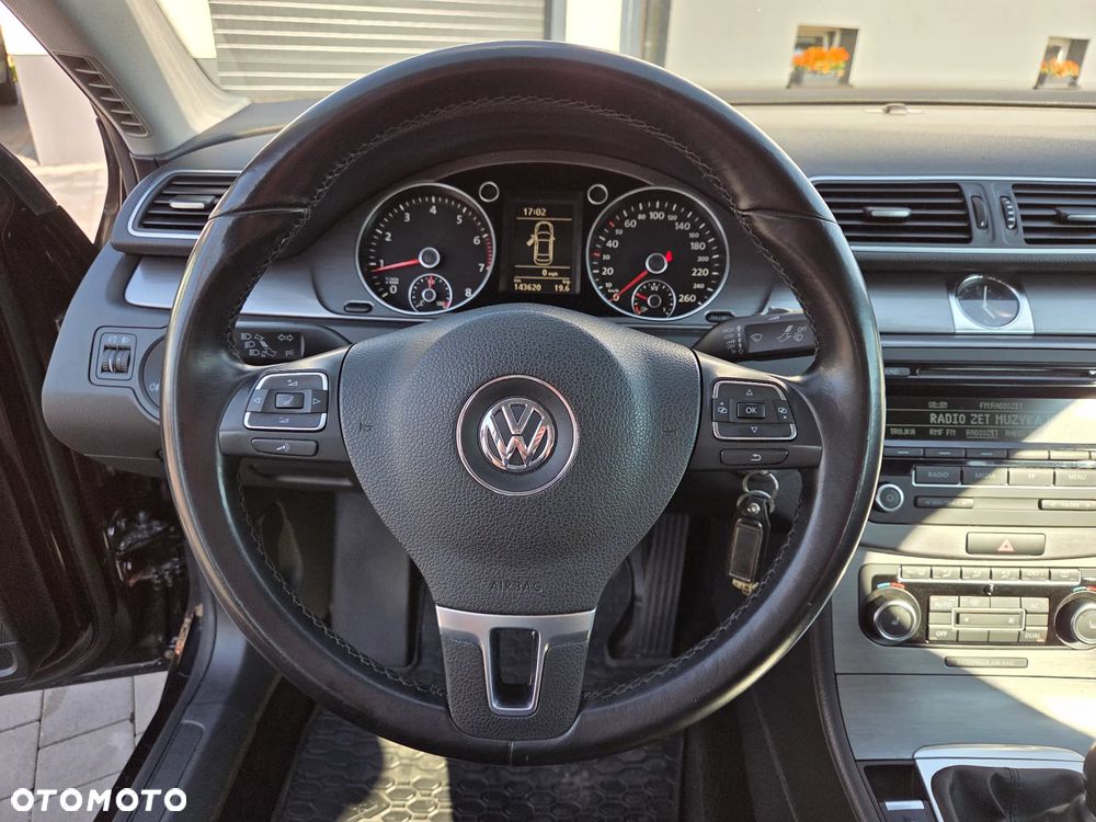 Volkswagen Passat 1.8 TSI Exclusive - 12