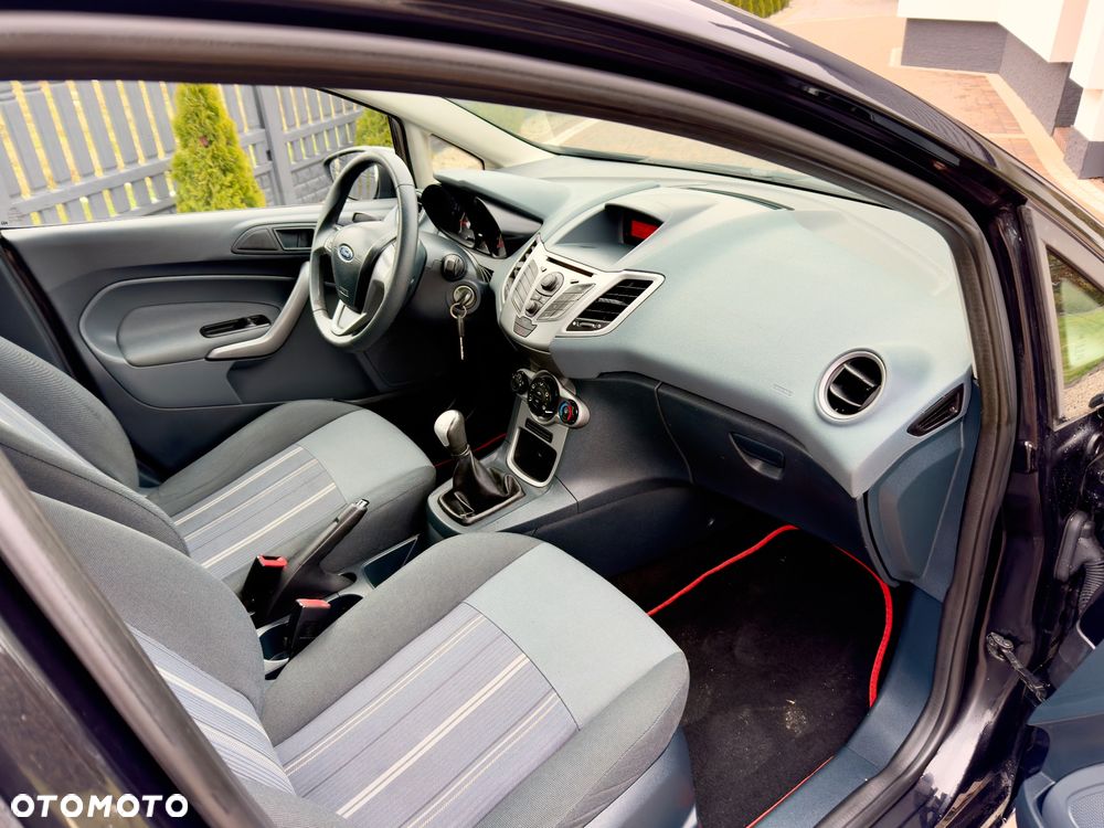 Ford Fiesta - 26