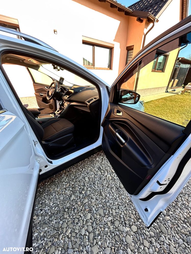 Ford Kuga 2.0 TDCi 4WD Powershift ST-Line - 14