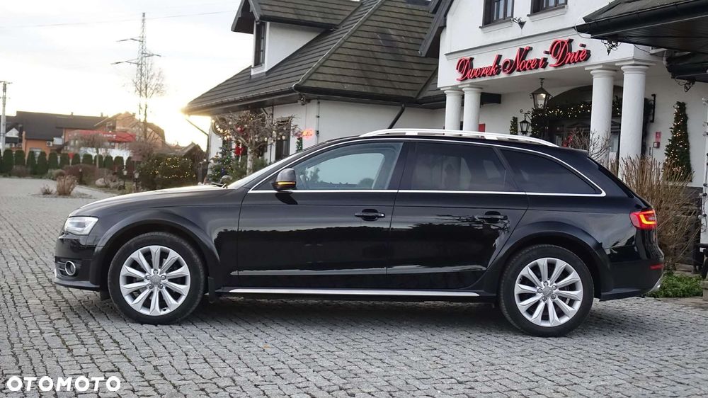 Audi A4 Allroad - 12