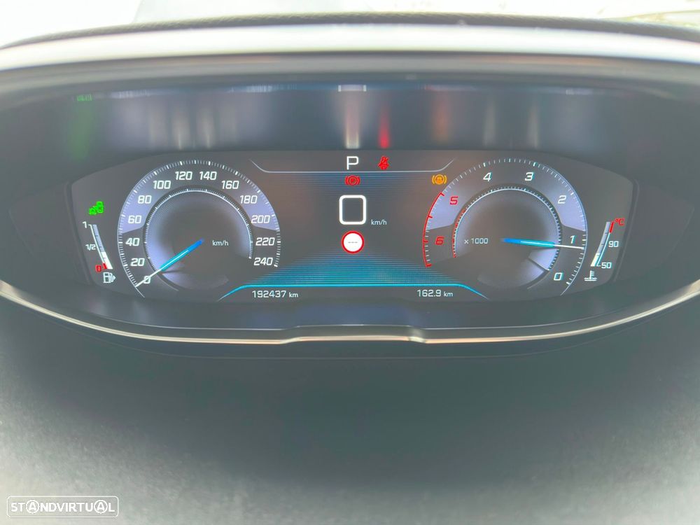 Peugeot 3008 1.5 BlueHDi GT EAT8 — fotografia 14