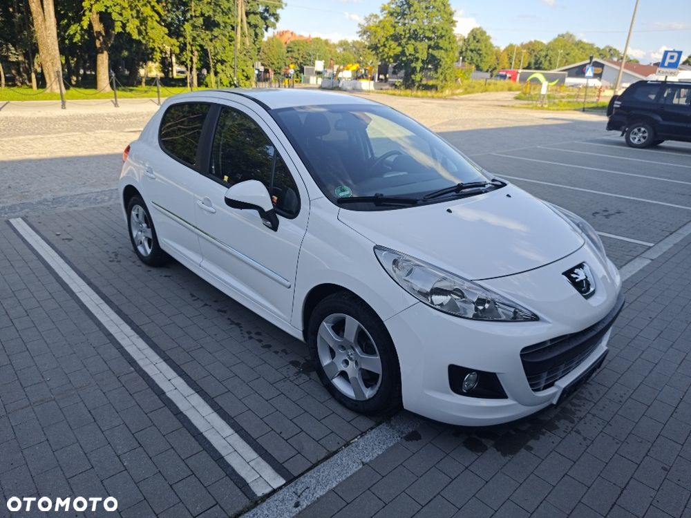 Peugeot 207 - 1
