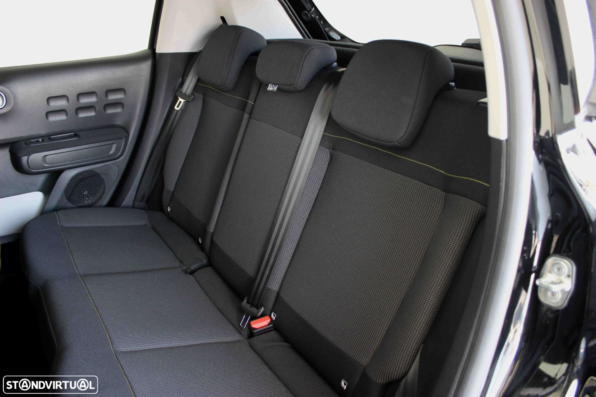 Citroën C3 1.2 PureTech Shine Pack EAT6 - 35