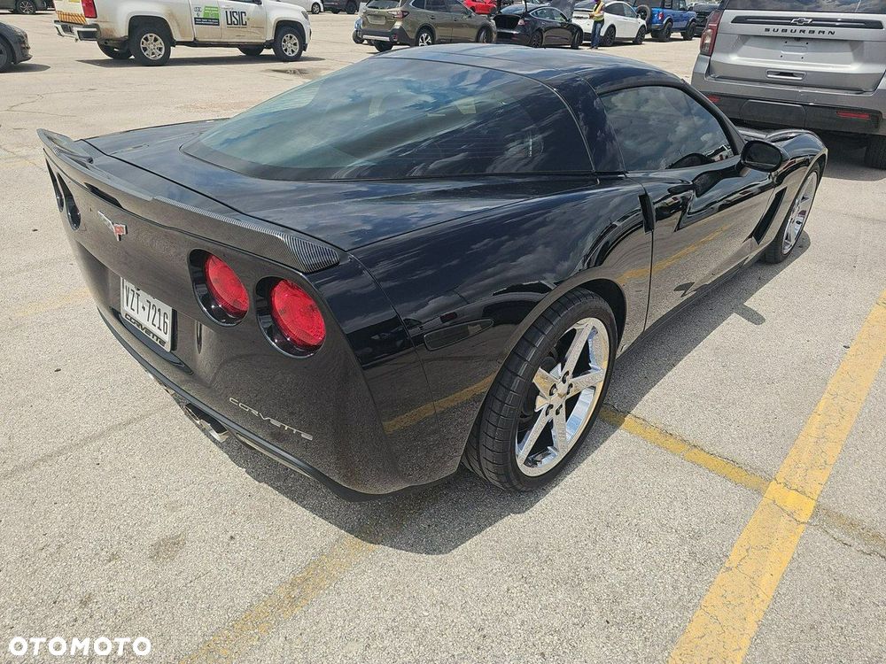 Chevrolet Corvette - 4