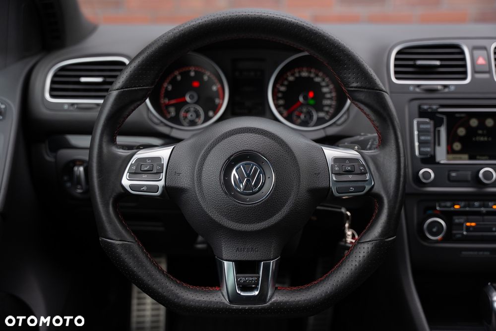 Volkswagen Golf 2.0 GTI DSG - 29