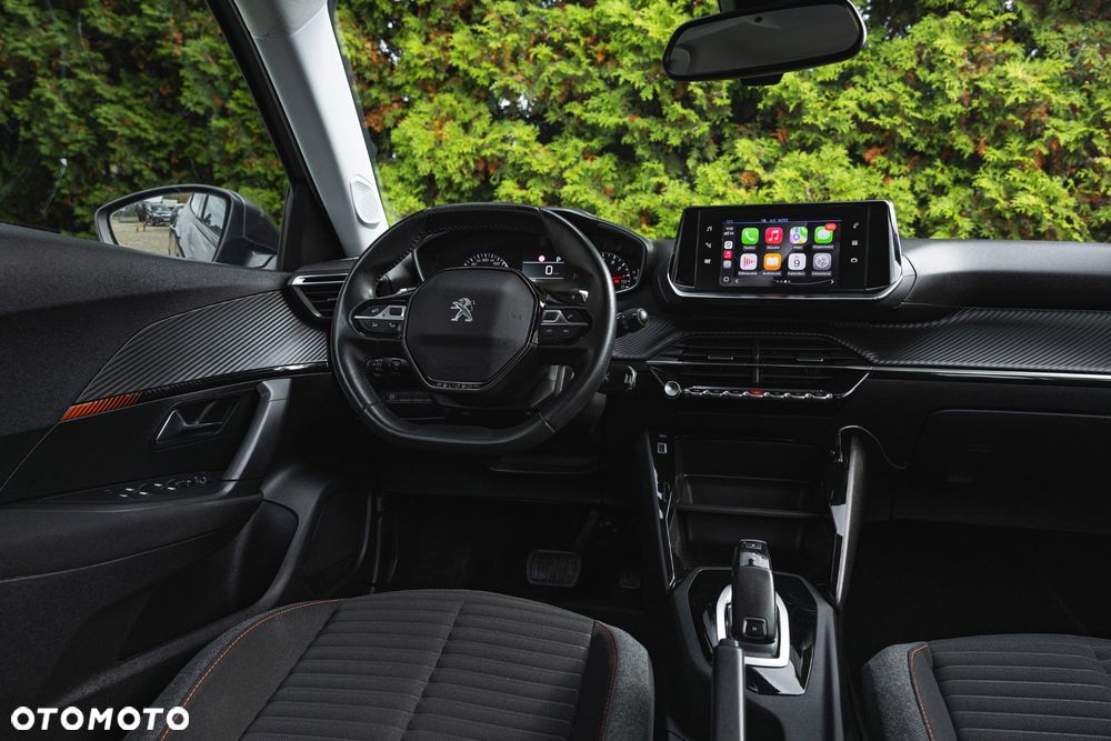 Peugeot 2008 PureTech 130 EAT8 Allure - 18