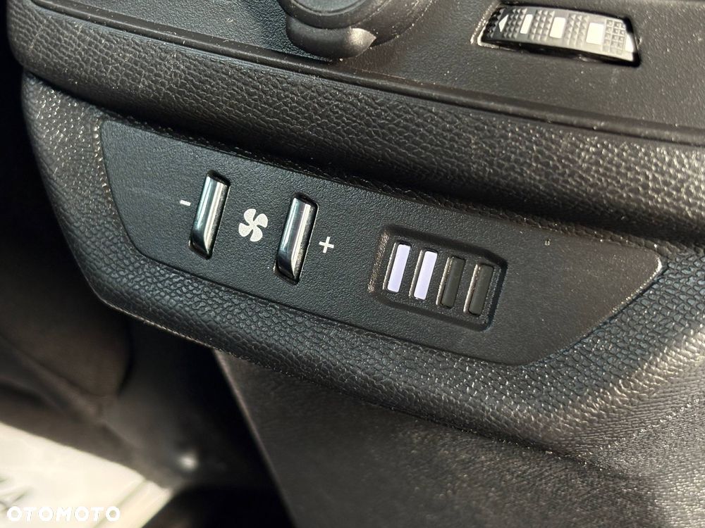 Peugeot 5008 1.2 PureTech Active S&S EAT8 - 17