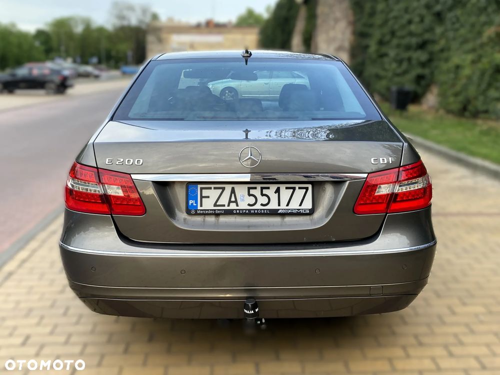 Mercedes-Benz Klasa E 200 CDI DPF BlueEFFICIENCY Avantgarde - 8