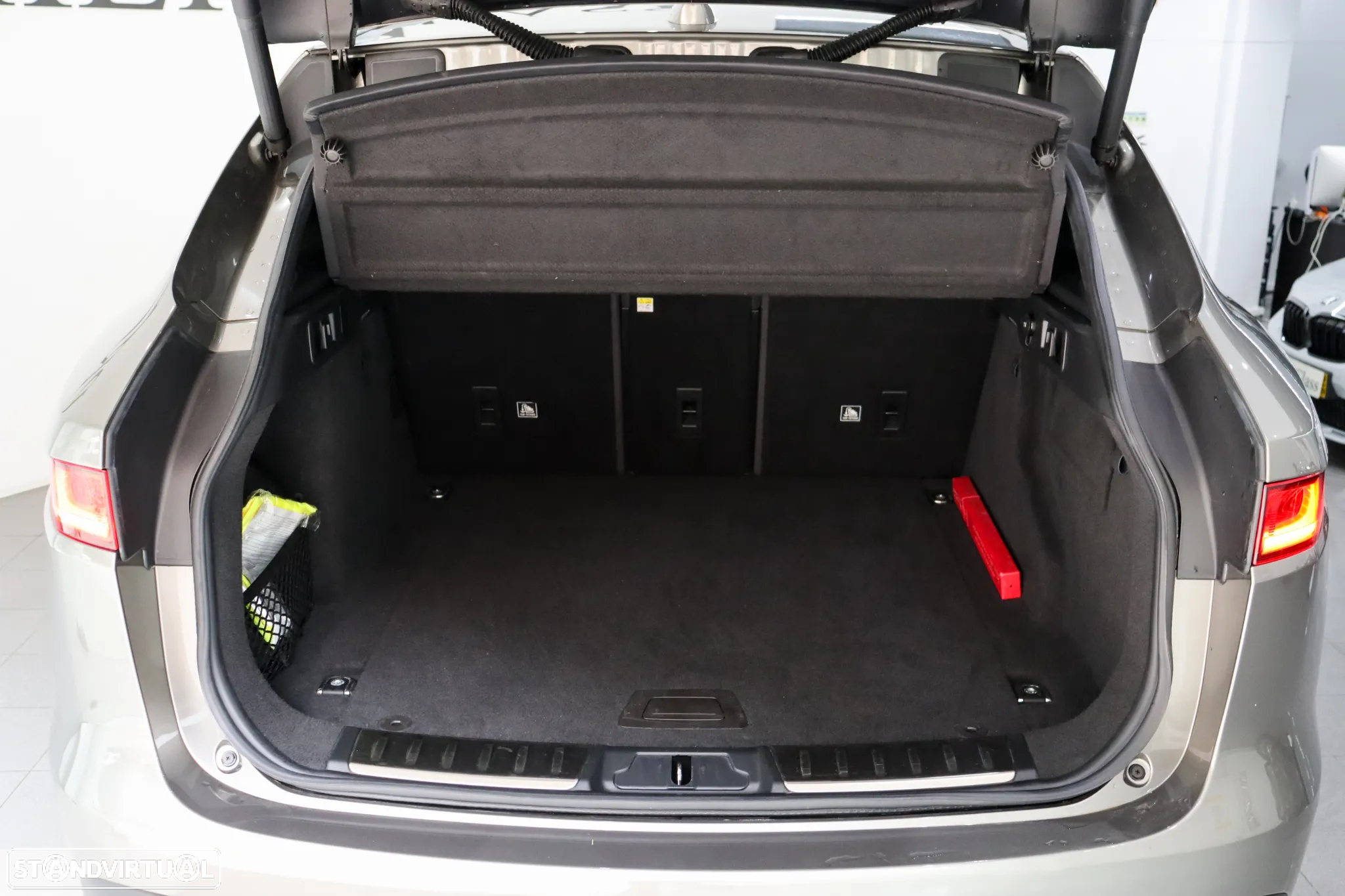 Jaguar F-Pace 2.0 i4D Prestige Aut. - 37