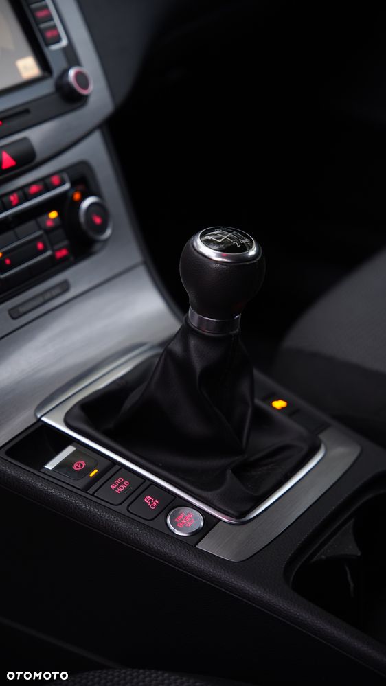 Volkswagen Passat - 9