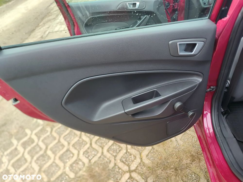 Ford Fiesta - 16