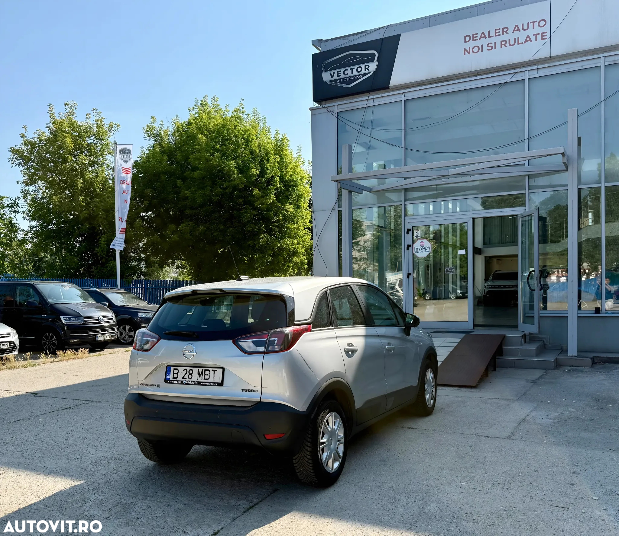 Opel Crossland X 1.2 Start/Stop Enjoy - 2