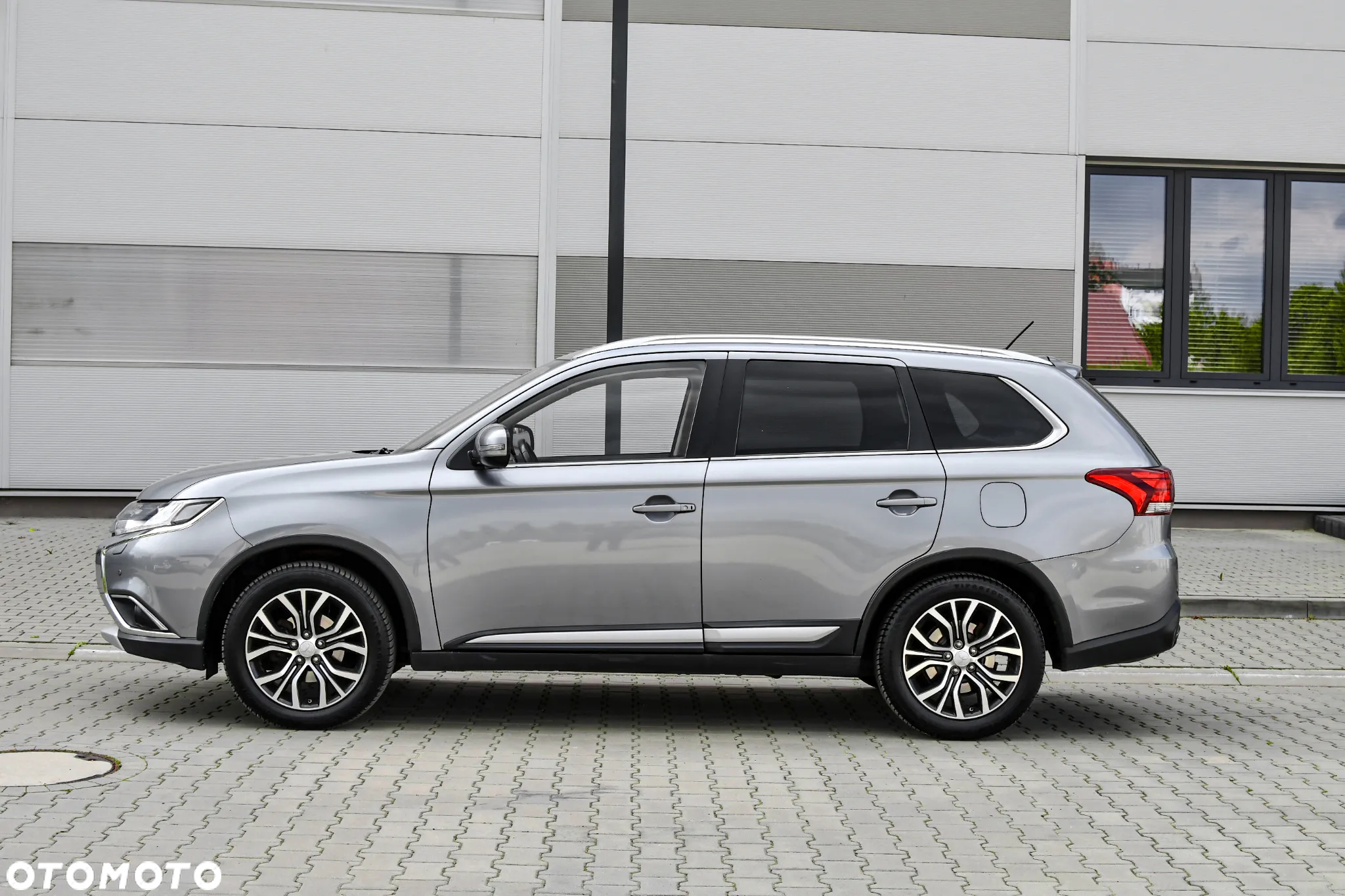 Mitsubishi Outlander 2.2 DID Intense + 4WD - 5