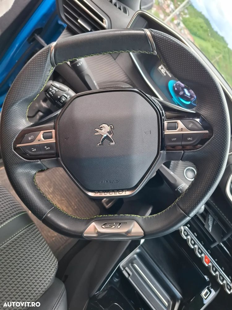 Peugeot 2008 50 kWh GT - 4
