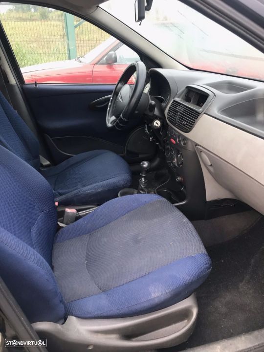 Fiat Punto (188) 1.2 5P 2000 - Para Peças - 6