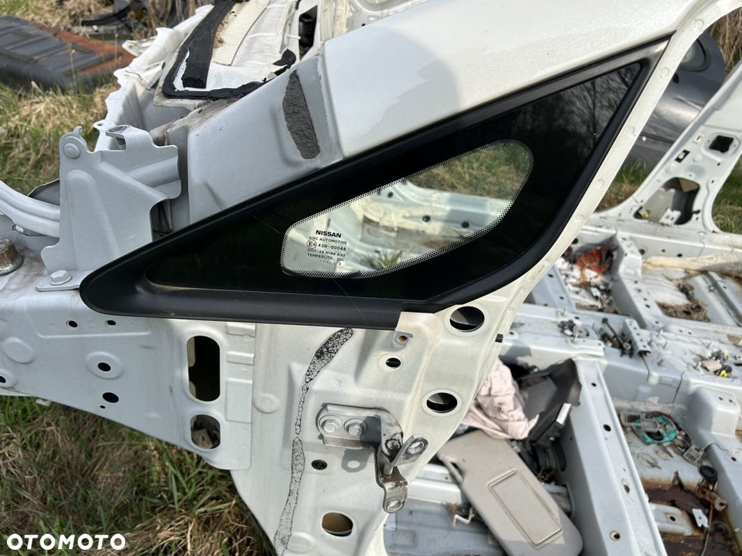 NISSAN NOTE E12 SZYBA KAROSERYJNA LEWY PRZÓD - 1