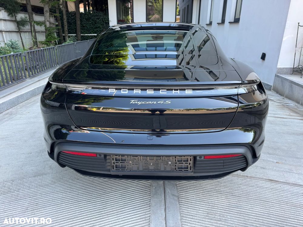 Porsche Taycan - 8