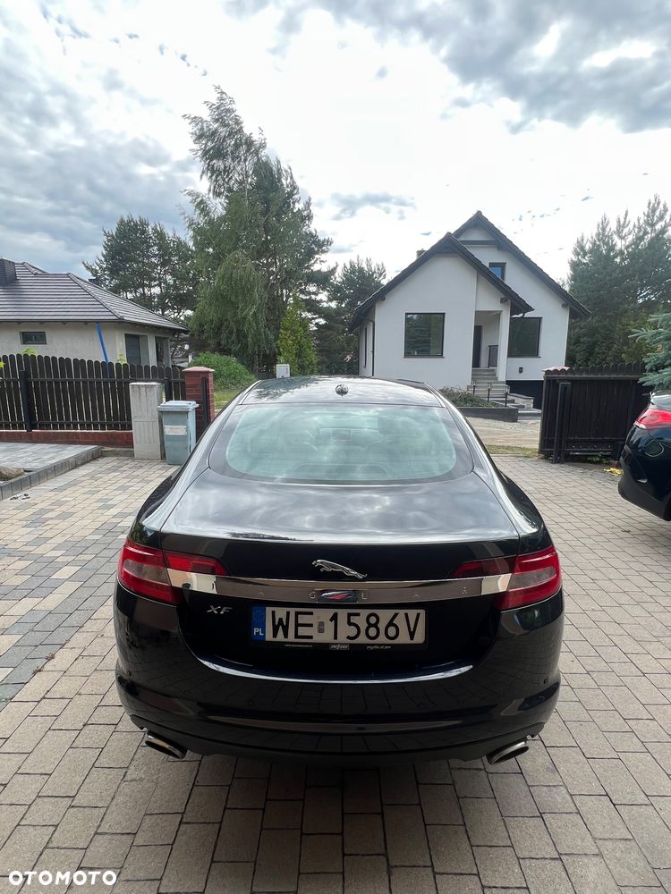 Jaguar XF 2.7 V6 D Premium Luxury - 6