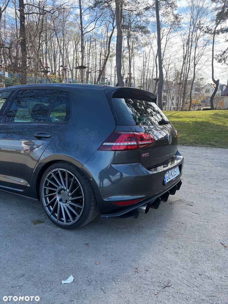 Volkswagen Golf - 13