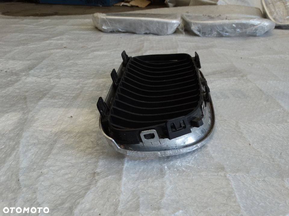 BMW E92 E93 Lift Kratka Nerka Atrapa Grill Lewa Czarna + Chrom 7254969 7254971 7254967 - 8