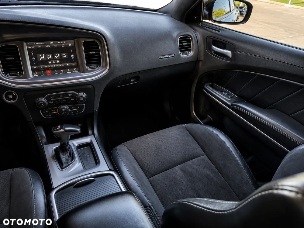 Dodge Charger 5.7 R/T - 18