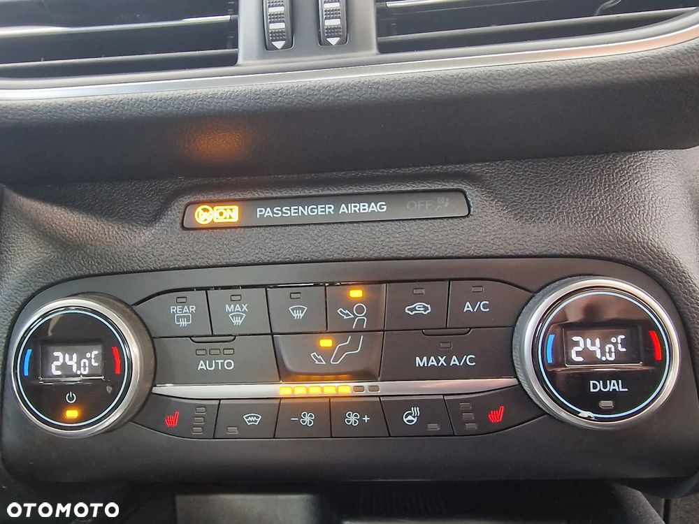 Ford Kuga - 24