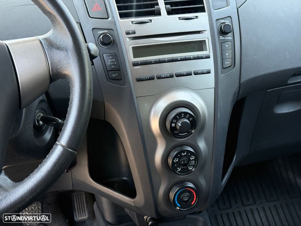 Toyota Yaris 1.0 VVT-i ACtive - 11