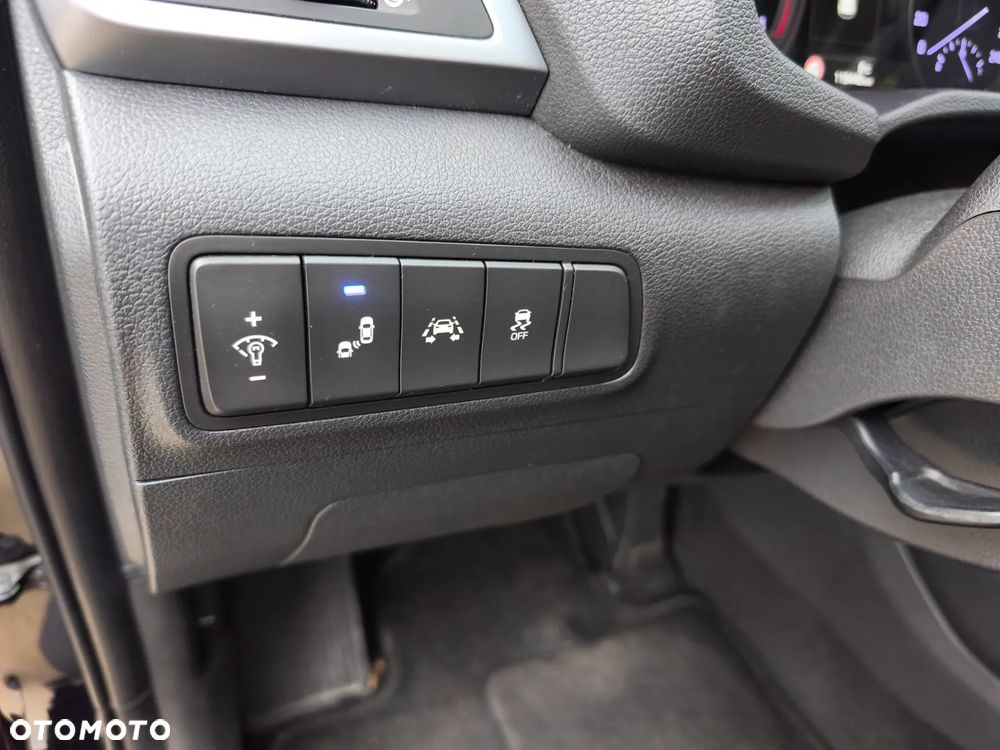 Hyundai Tucson 2.0 CRDI 4WD Automatik Style - 25