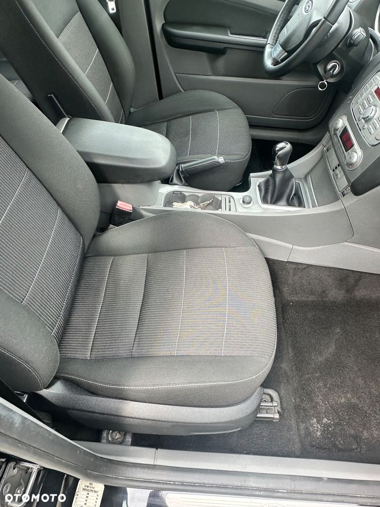 Ford Focus 1.8 Titanium - 17